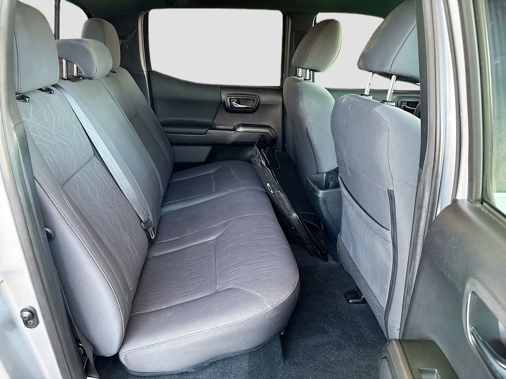 Thumbnail: 2019 Toyota Tacoma - 21