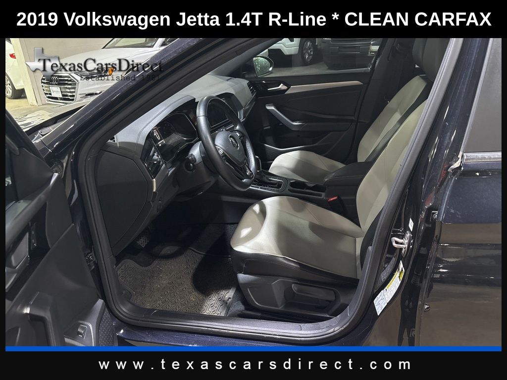 2019 Volkswagen Jetta R-Line photo