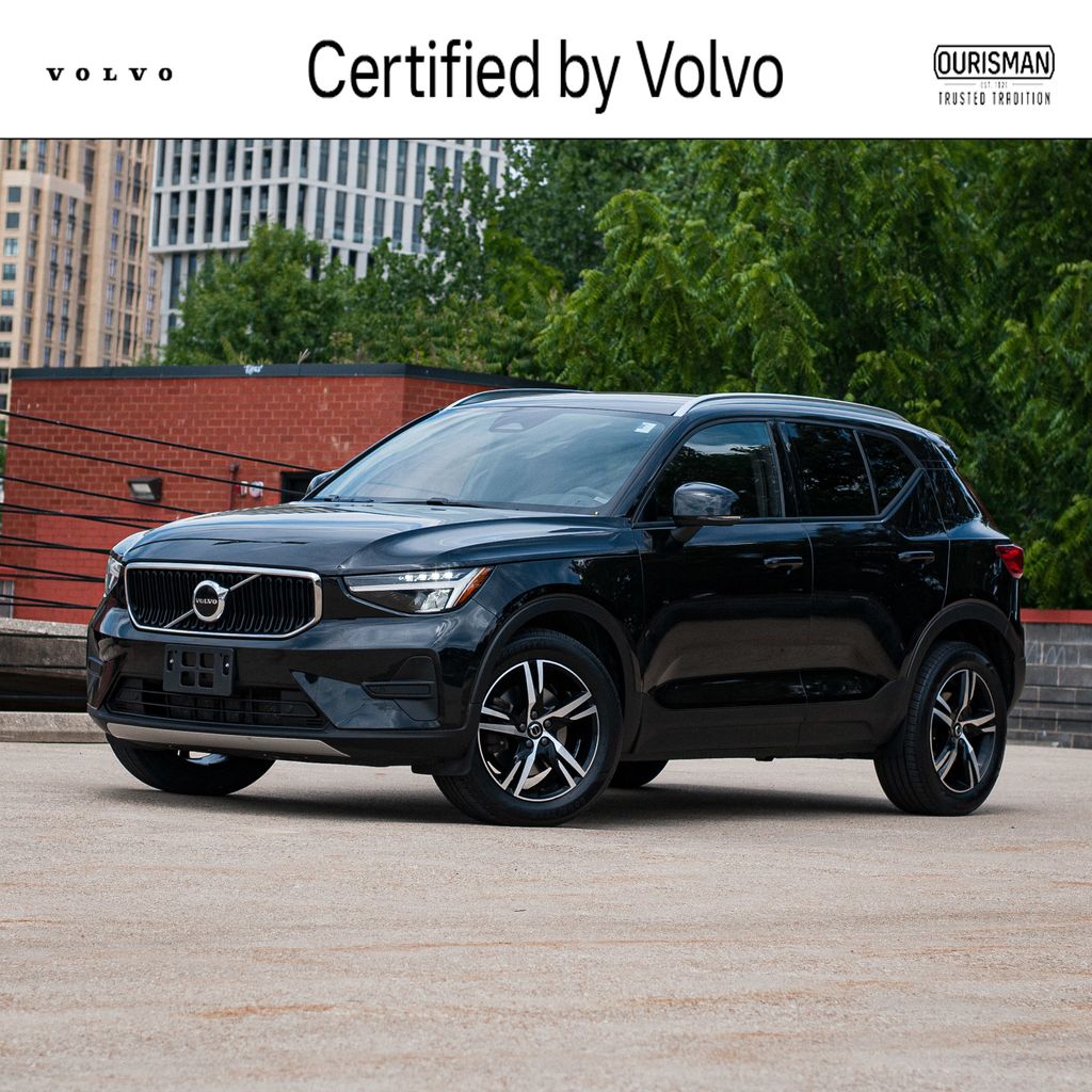 2023 Volvo XC40 B5 Core