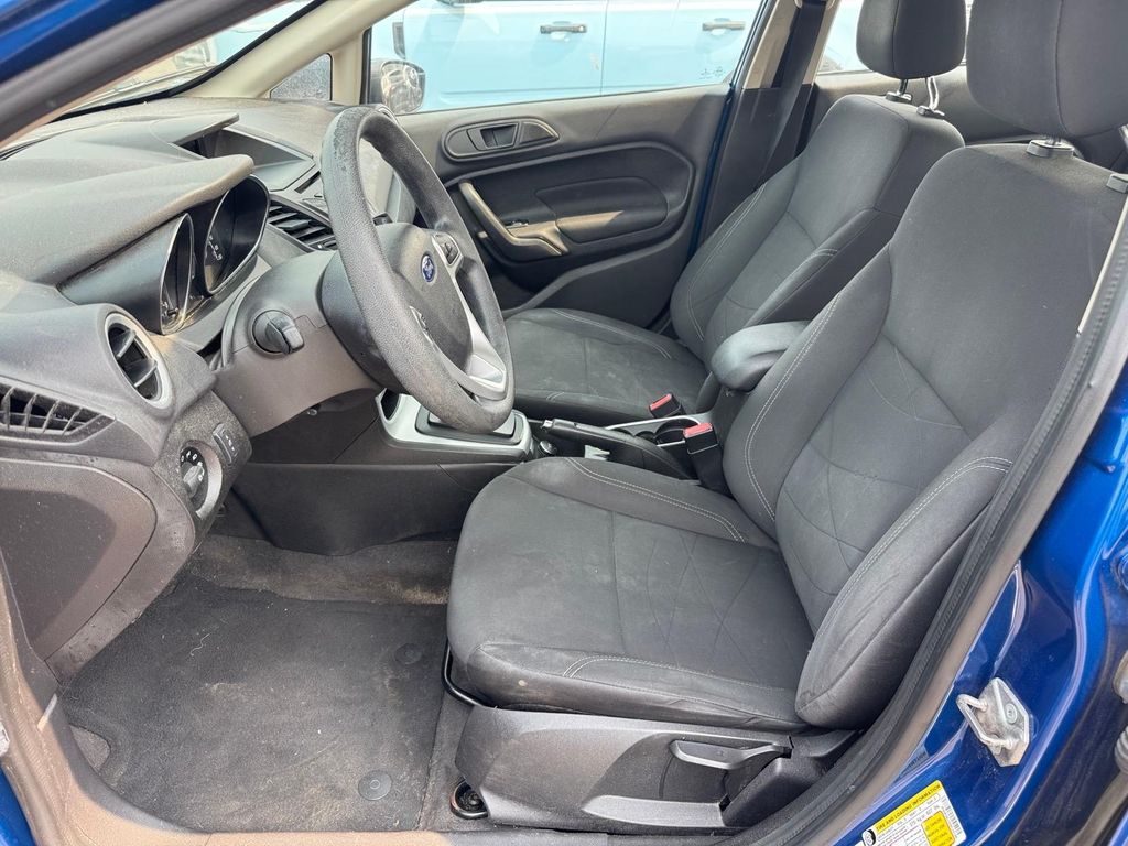 Certified Used 2019 Lightning Blue Metallic Ford SE image 7