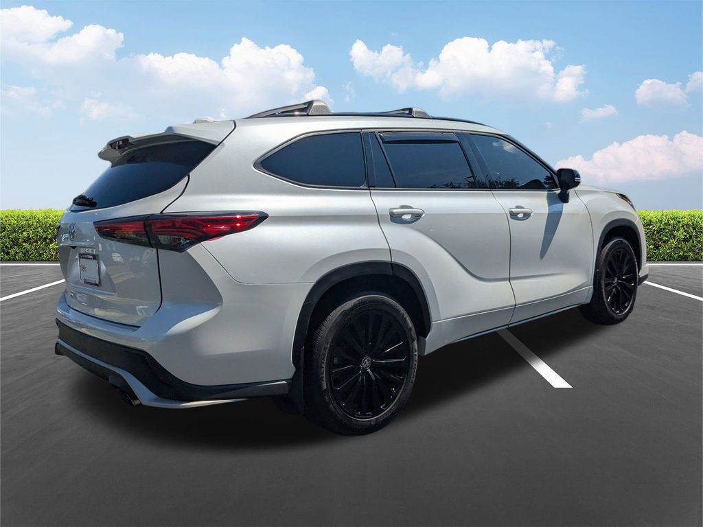 Used 2023 Toyota Highlander SUV
