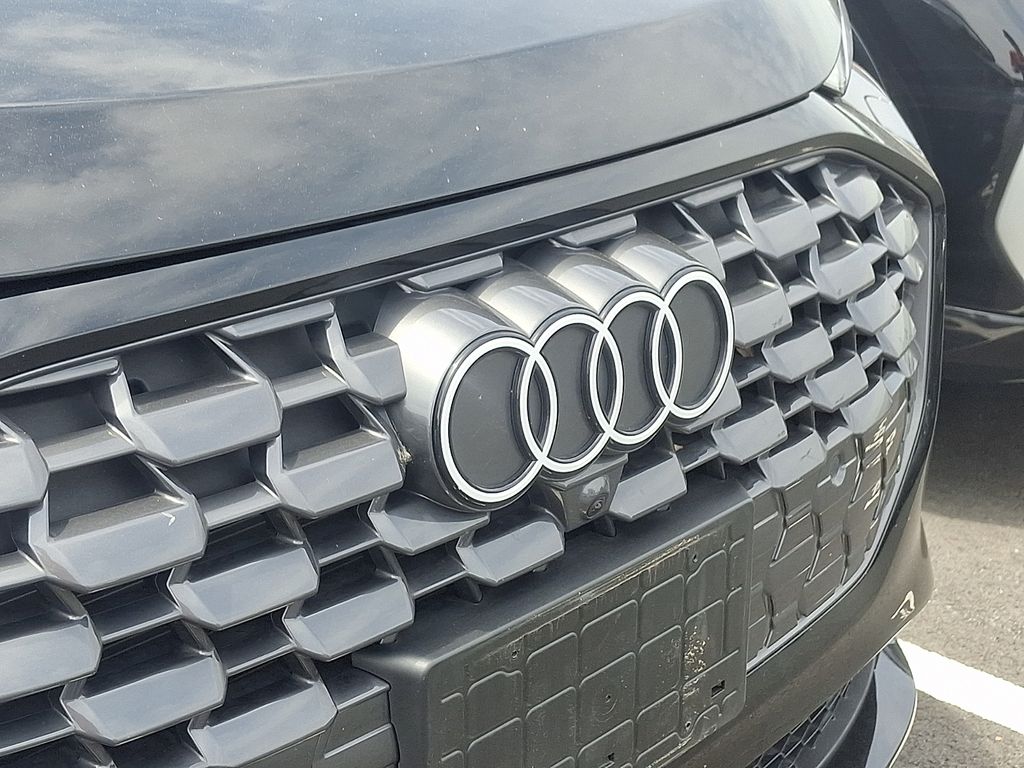 Thumbnail: 2025 Audi Q5 - 4