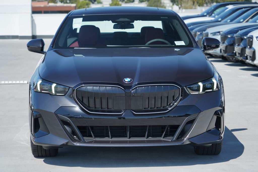 Thumbnail: 2027 BMW 5 Series - 2