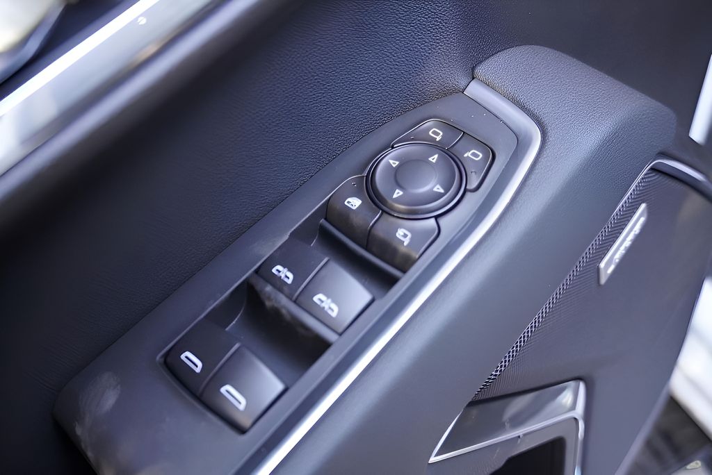 New 2026 White GMC SLT image 26