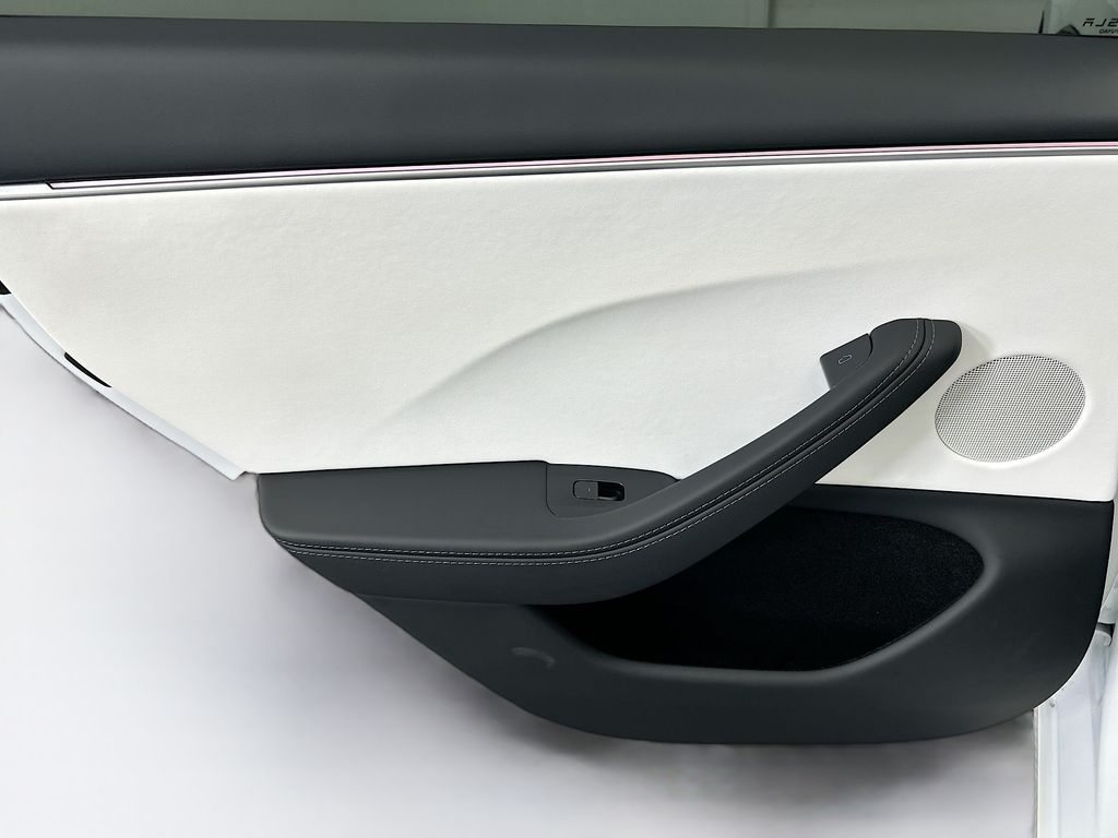 Thumbnail: 2025 Tesla Model 3 - 27