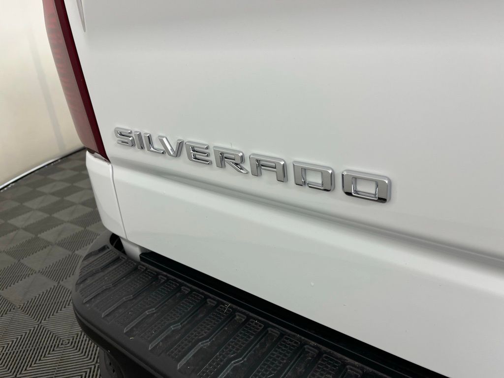 Thumbnail: 2026 Chevrolet Silverado 1500 - 17