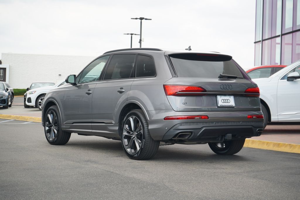 2025 Audi Q7  3