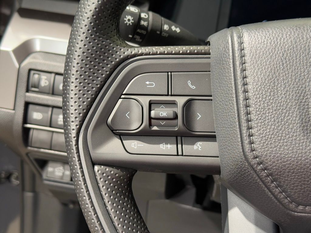 2025 Toyota Tacoma SR5 21