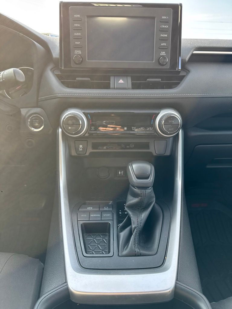 Thumbnail: 2019 Toyota RAV4 - 15