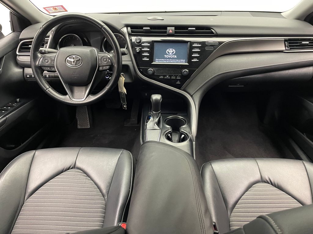 2019 Toyota Camry SE 18