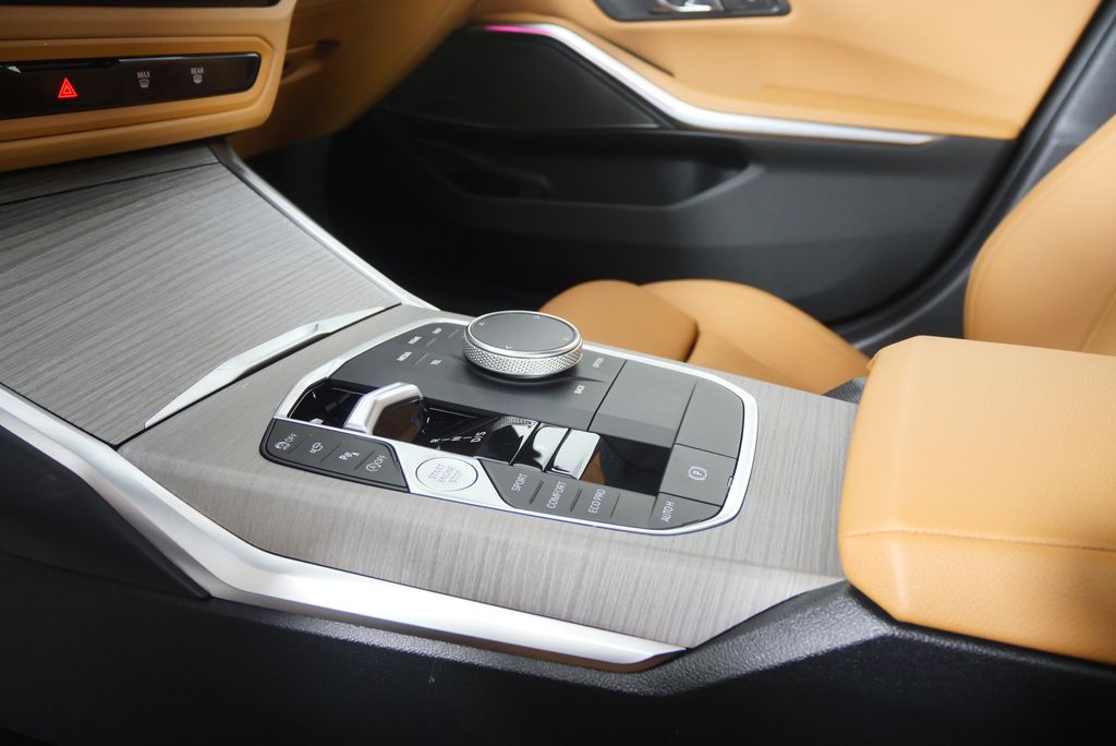 Thumbnail: 2025 BMW 3 Series - 24