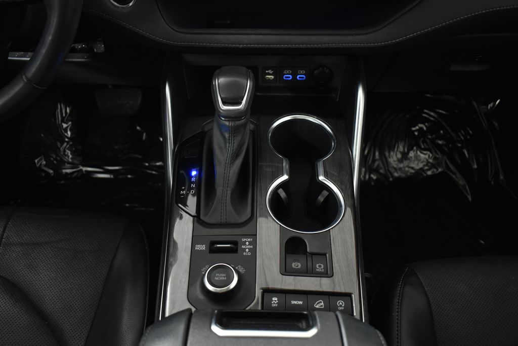 Thumbnail: 2022 Toyota Highlander - 25