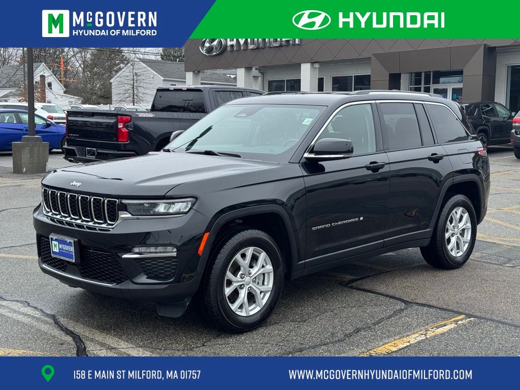 Diamond Black Crystal Pearlcoat 2023 Jeep Grand Cherokee Limited 4WD SUV / Crossover Four-Wheel Drive 8-Speed Automatic