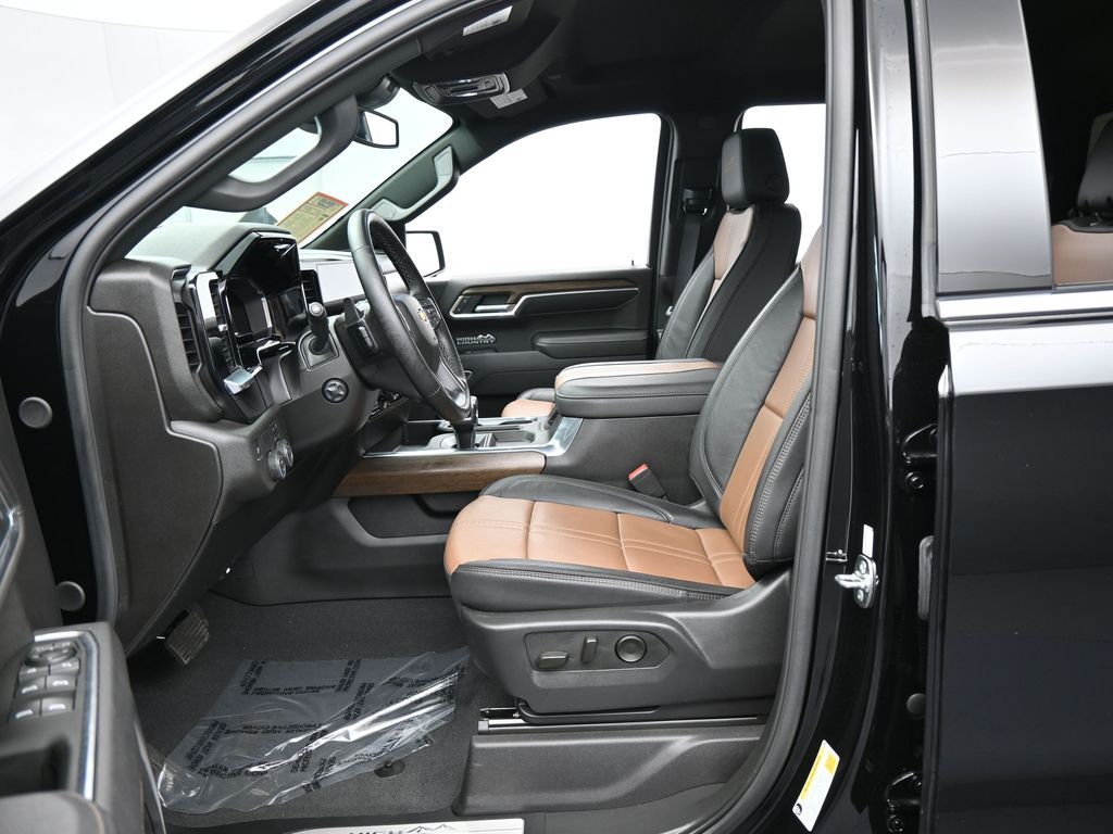 Used 2025 Black Chevrolet High Country image 11