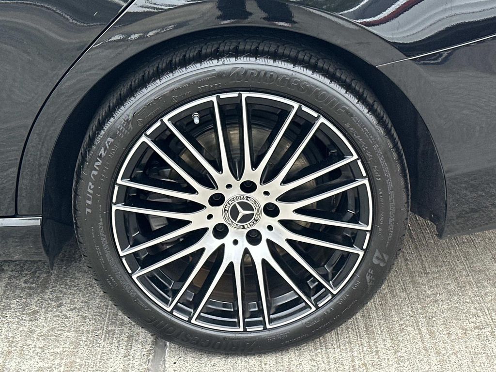 Thumbnail: 2025 Mercedes-Benz C-Class - 15