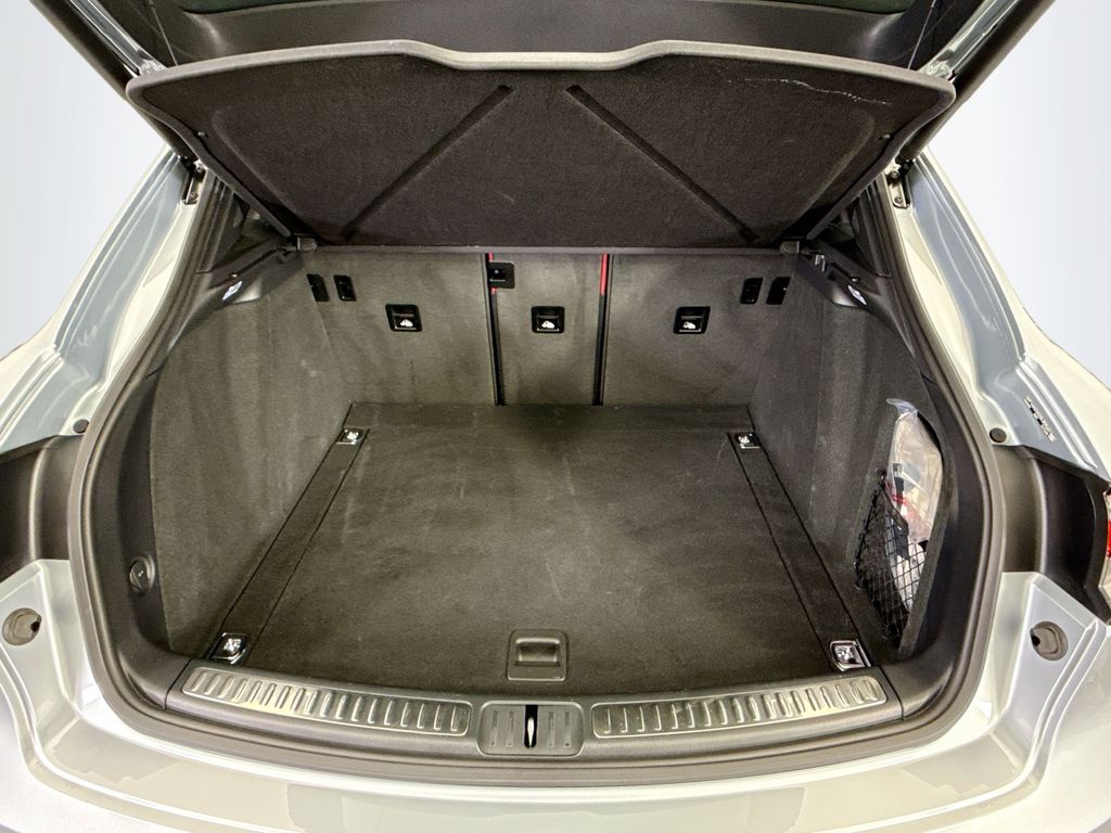 Thumbnail: 2025 Porsche Macan - 29