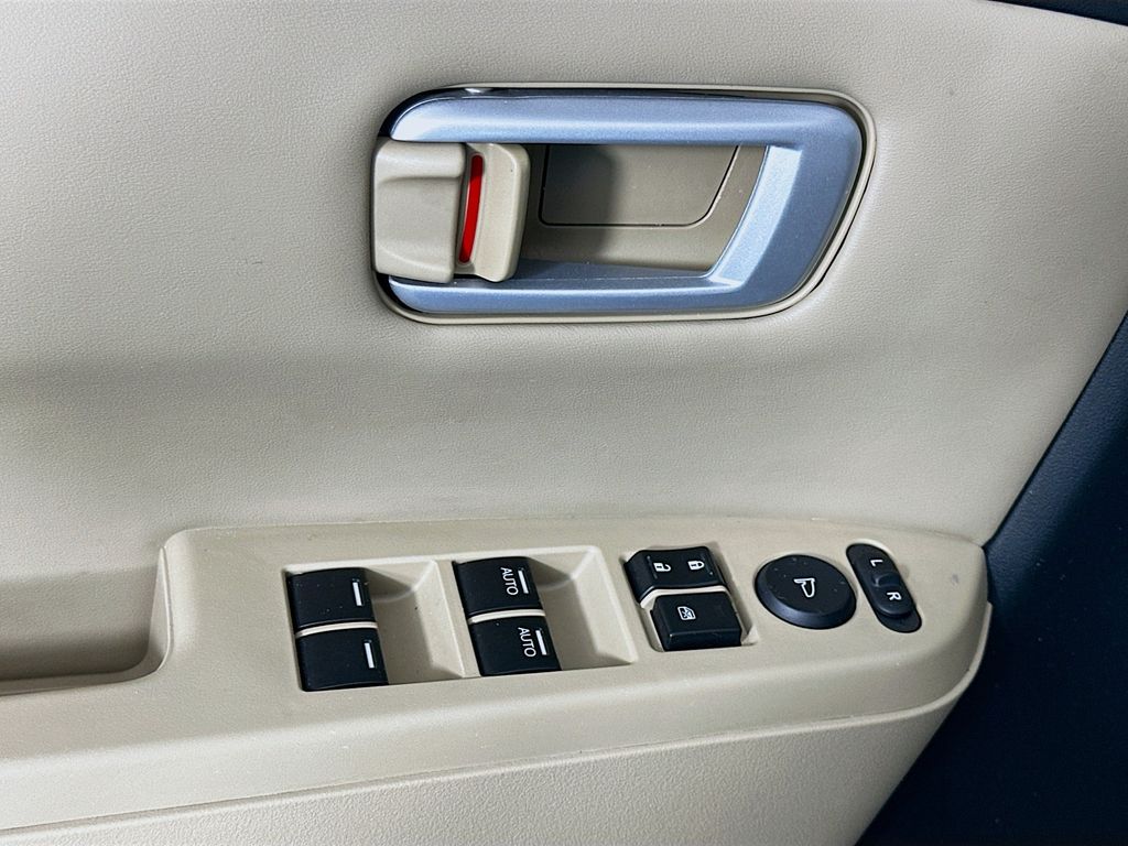 Thumbnail: 2014 Honda Pilot - 17