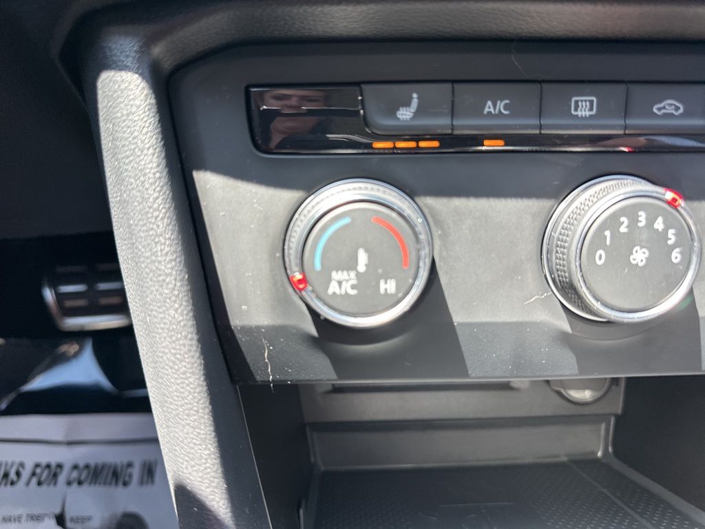 2022 Gray Volkswagen Taos 1.5T SE FWD SUV