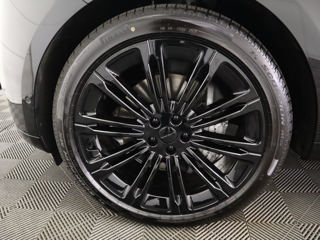 Thumbnail: 2026 Land Rover Range Rover - 31