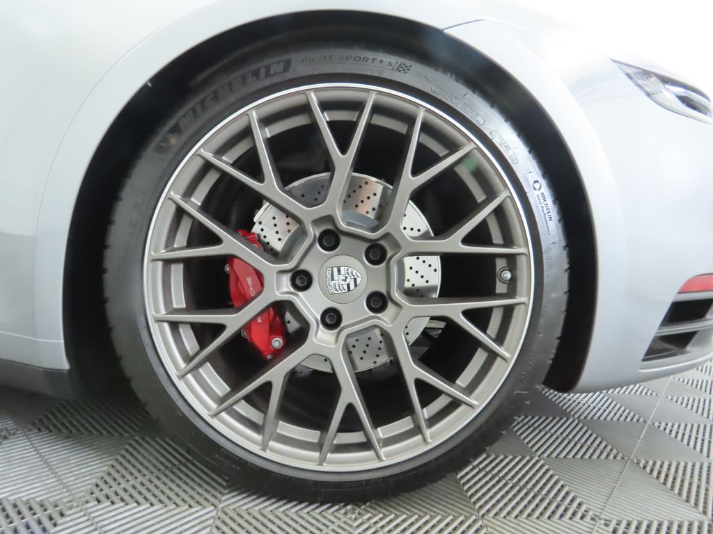 Thumbnail: 2024 Porsche 911 - 32