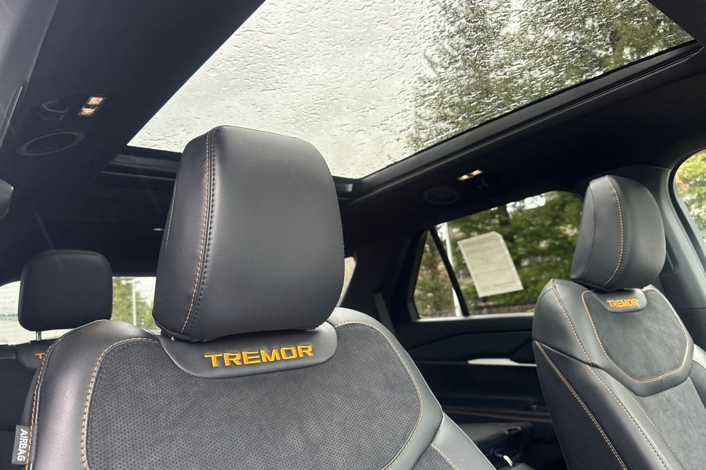 New 2026 White Ford Tremor image 18