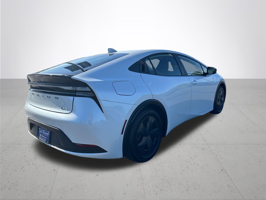 2025 Toyota Prius Plug-In Hybrid SE