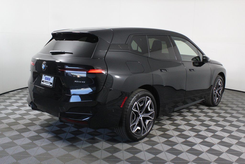 Thumbnail: 2026 BMW iX - 2