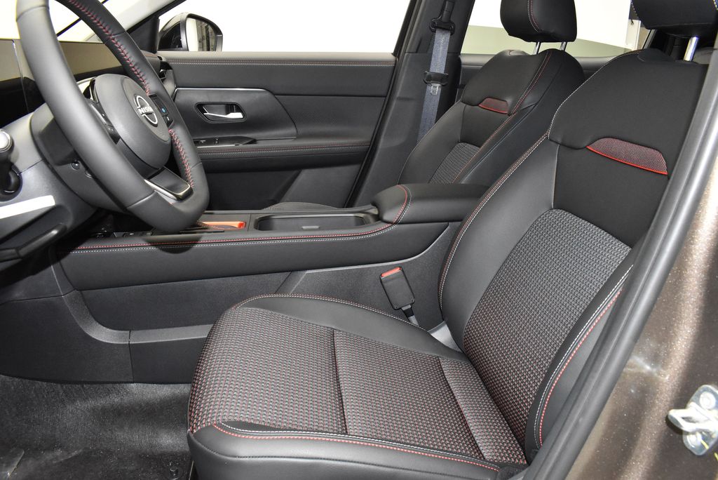 Thumbnail: 2026 Nissan Kicks - 13