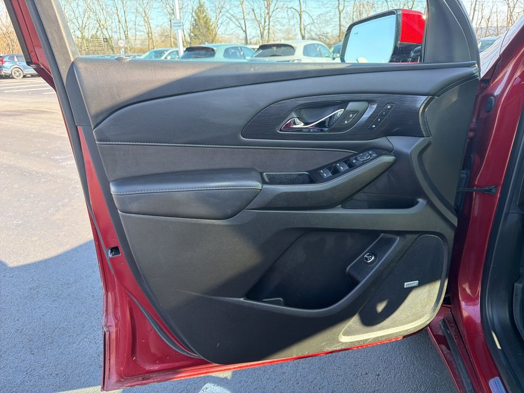 Thumbnail: 2020 Chevrolet Traverse - 19