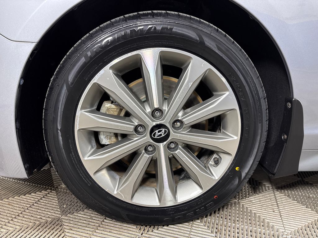 Used 2017 Gray Hyundai Limited image 13