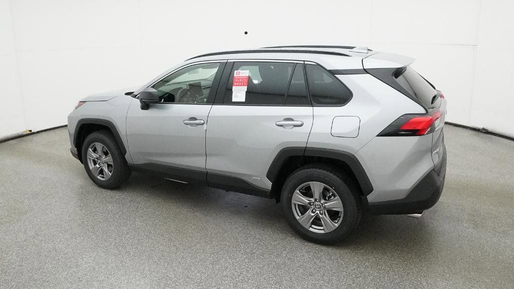 2025 Toyota RAV4 LE 2
