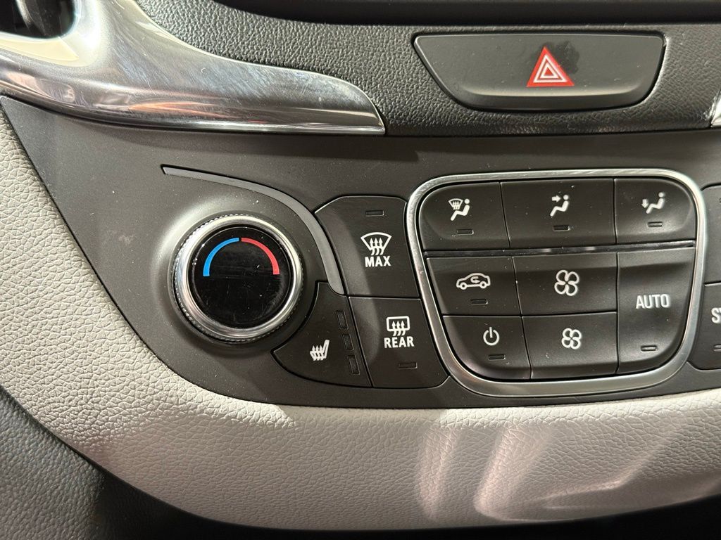 Thumbnail: 2019 Chevrolet Equinox - 28