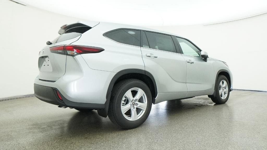 Thumbnail: 2025 Toyota Highlander - 13