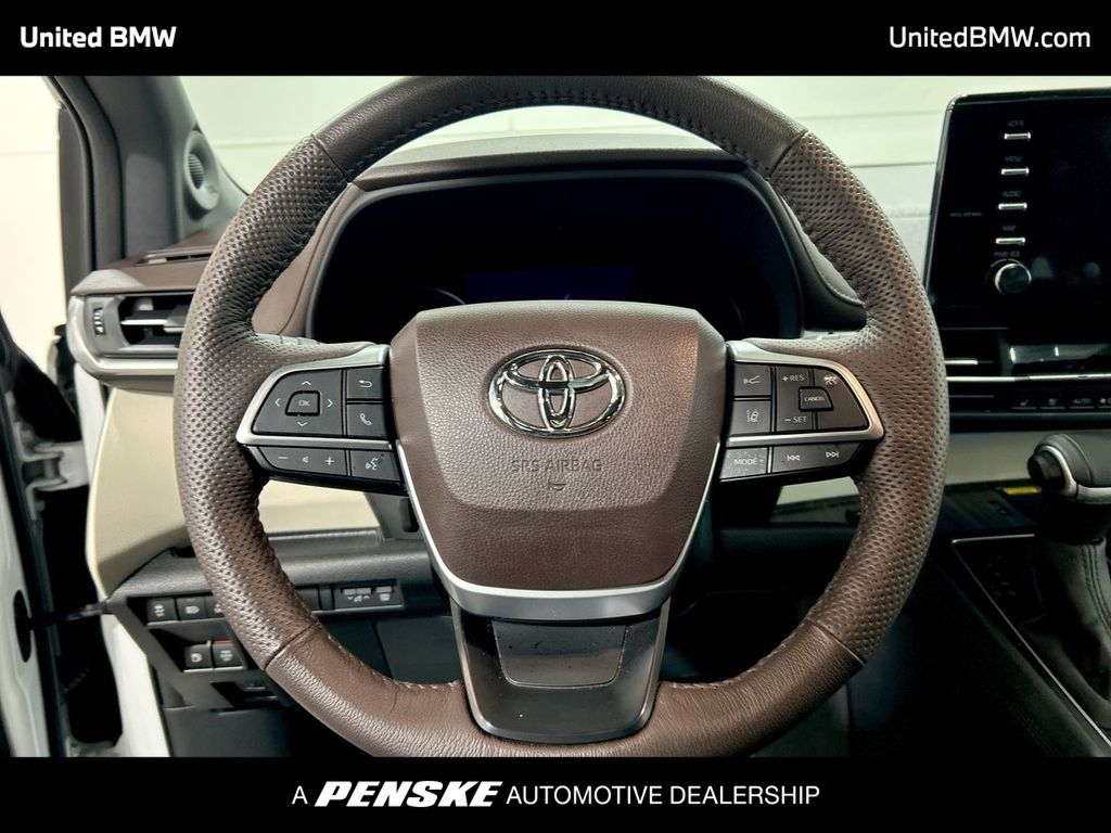 2023 Toyota Sienna Platinum 14