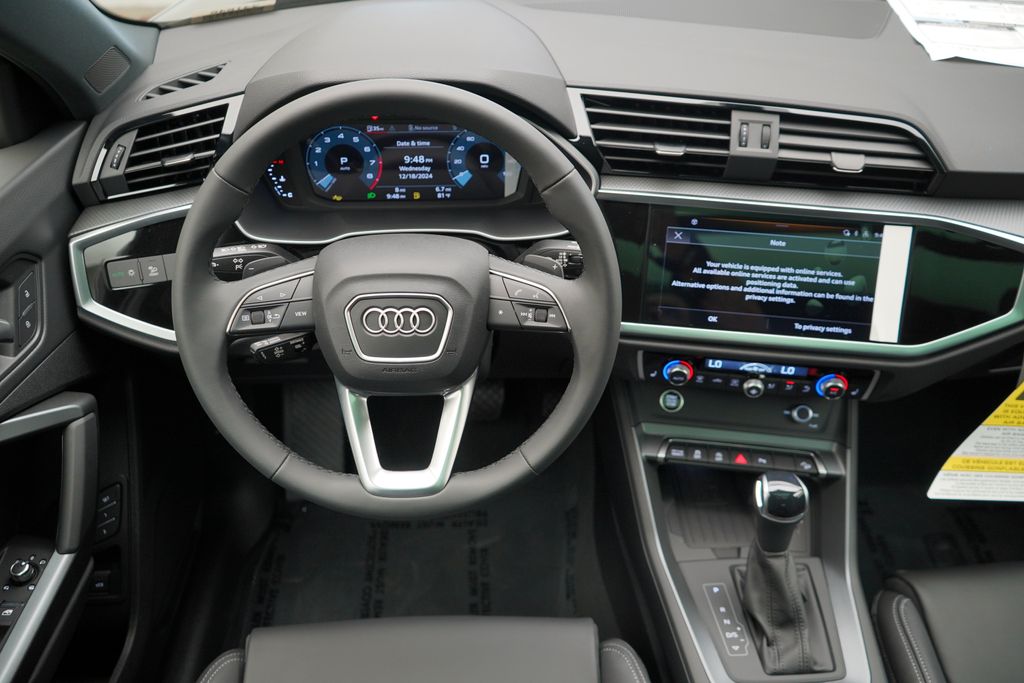 2025 Audi Q3  11