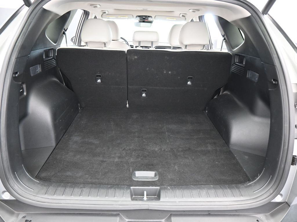 Used 2023 Shimmering Silver Hyundai SEL image 36