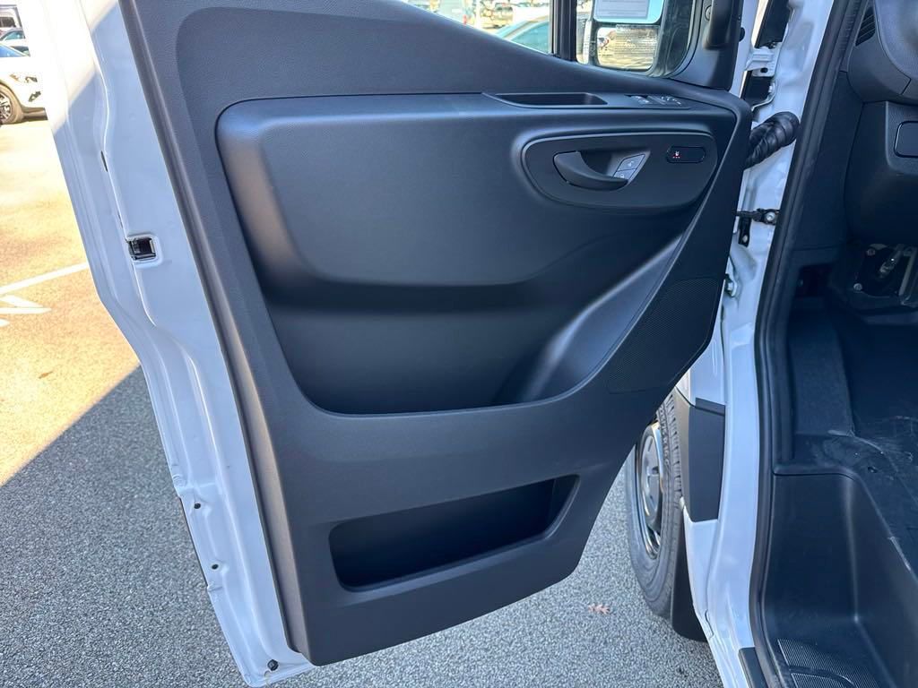2025 Mercedes-Benz Sprinter 3500 Cargo 170 WB - 9