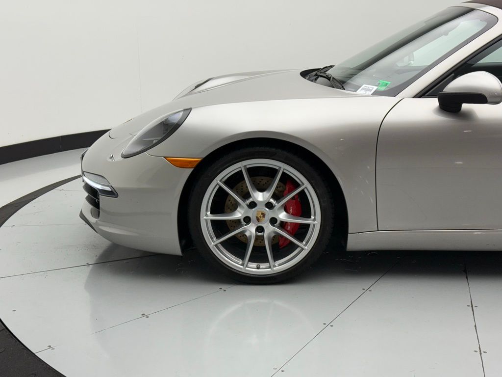 2013 Porsche 911 Carrera S 28