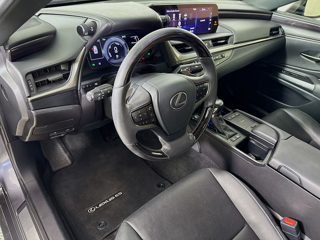 Thumbnail: 2020 Lexus ES - 9