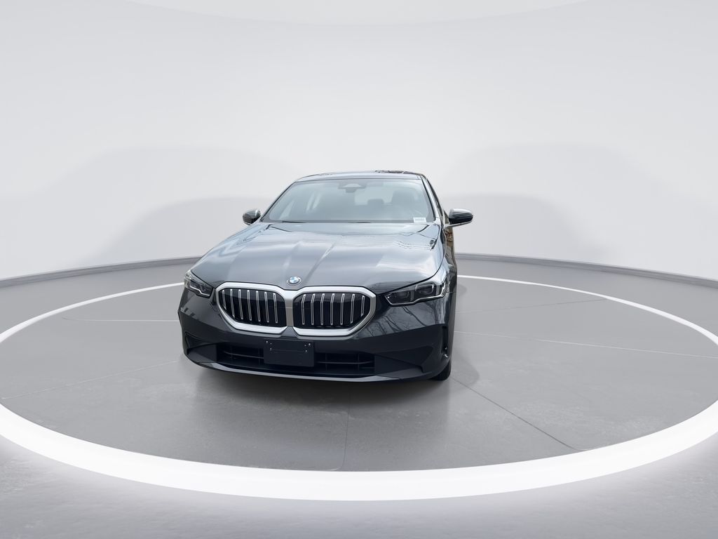 Thumbnail: 2026 BMW 5 Series - 3