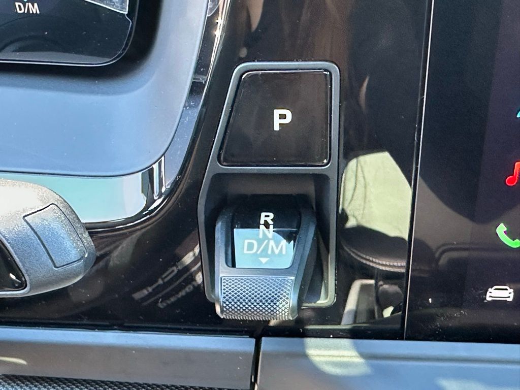 Thumbnail: 2026 Porsche Panamera - 32