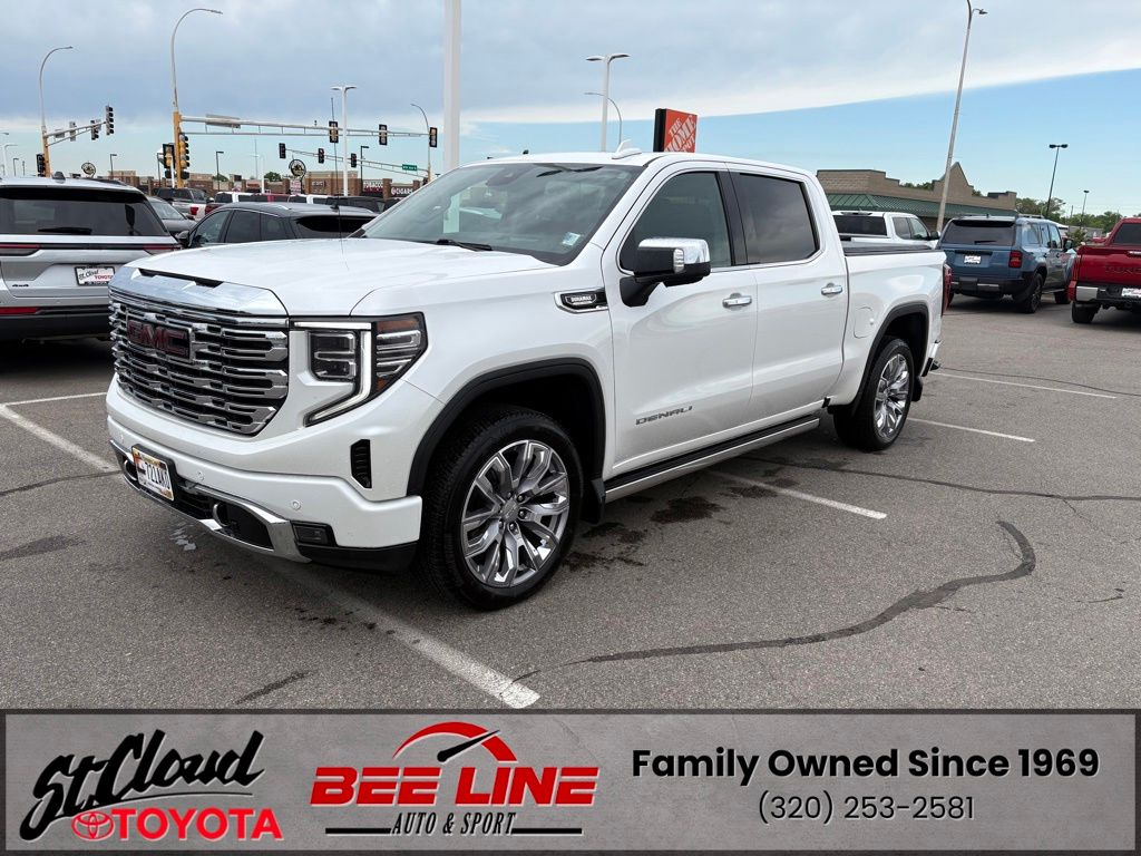 2023 GMC Sierra 4WD Crew Cab Short Box Denali's photo