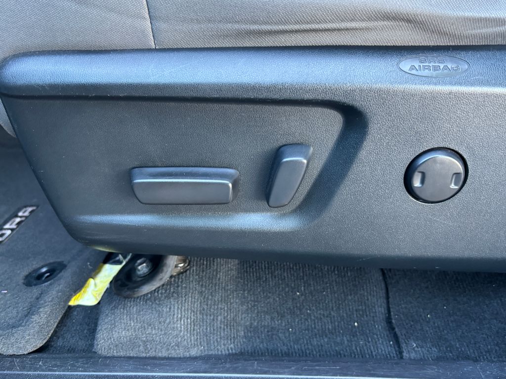 Thumbnail: 2016 Toyota Tundra - 26