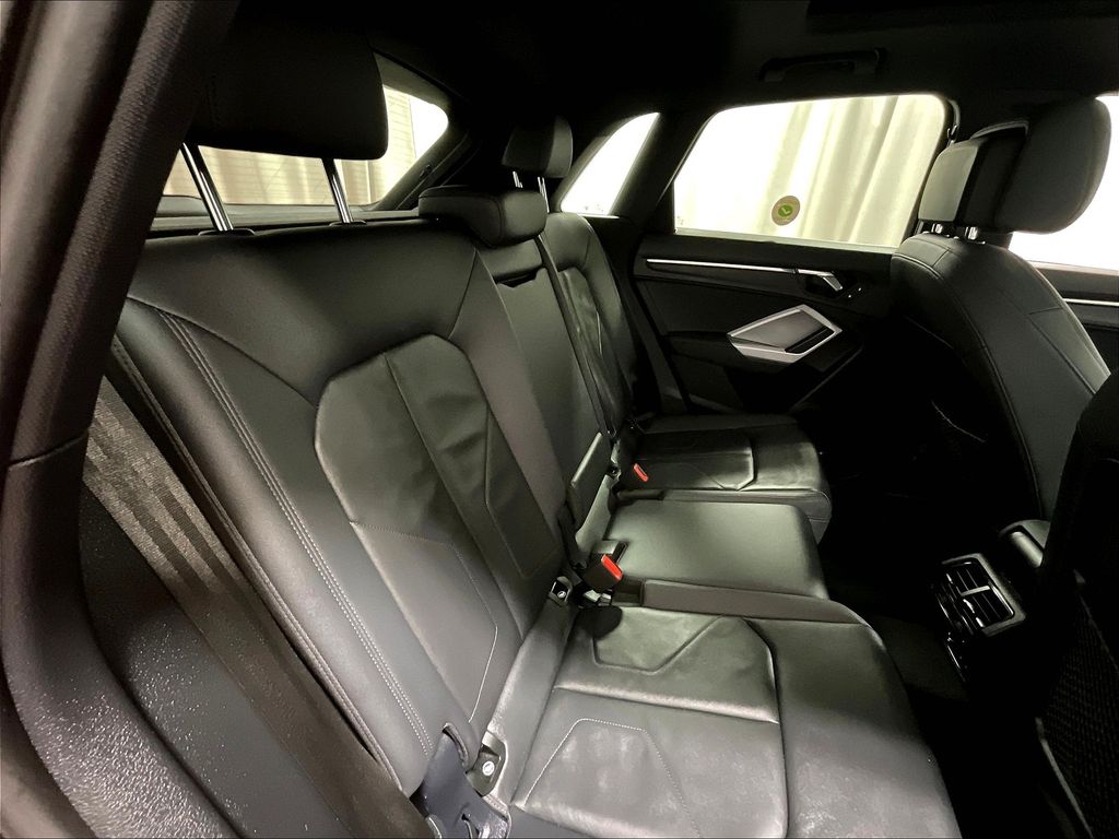 2024 Audi Q3 — photo 16