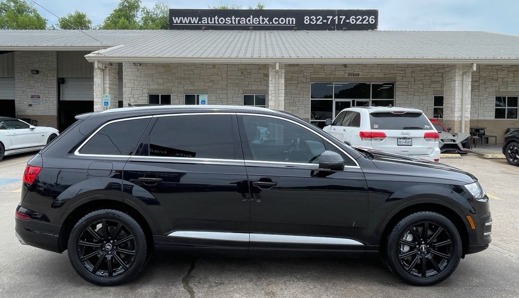 2017 Audi Q7 2.0T Premium Plus Black at Autostrade