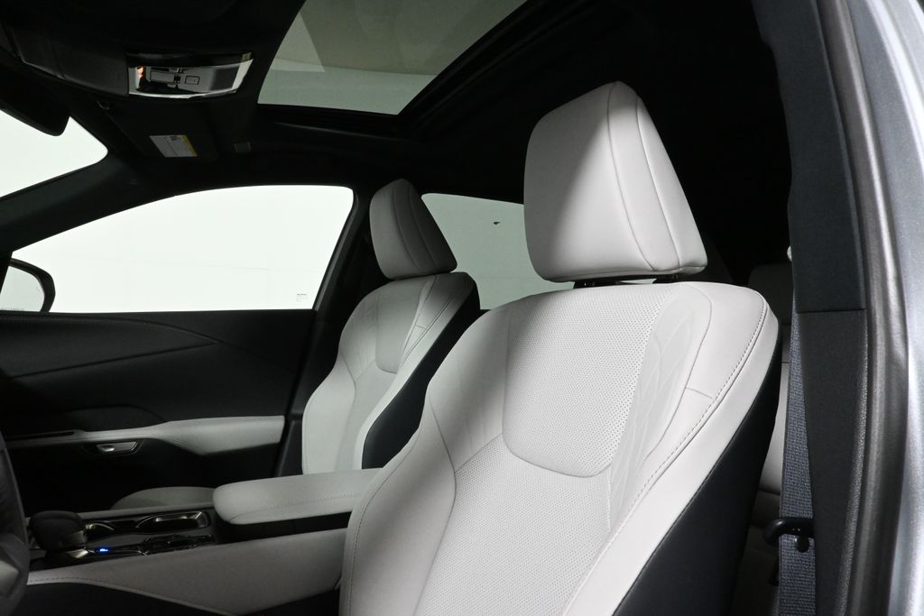 Thumbnail: 2025 Lexus RX - 15