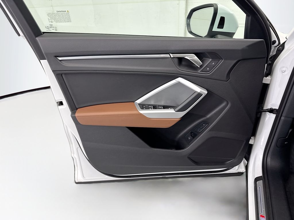 Thumbnail: 2022 Audi Q3 - 22