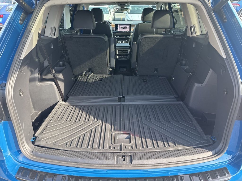 2025 Volkswagen Atlas 2.0T SE w/Technology Blue at Subaru and VW of Moon Township