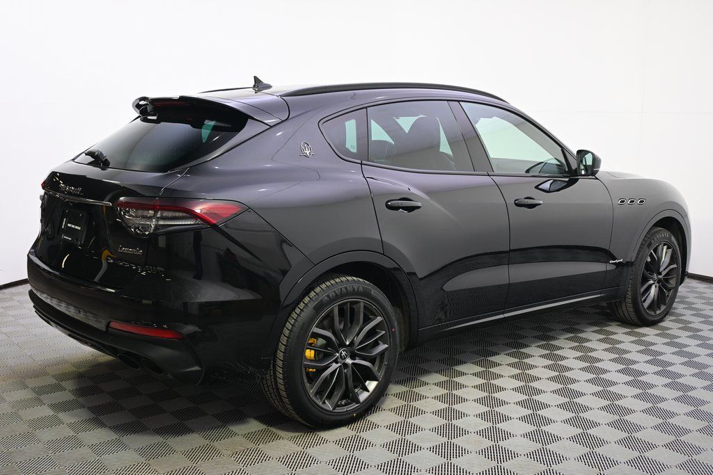 Used 2021  Maserati GranSport image 7