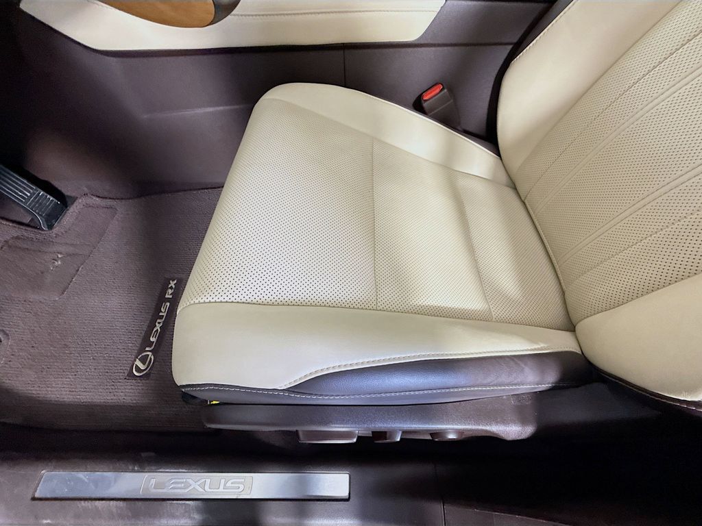 Thumbnail: 2018 Lexus RX - 18